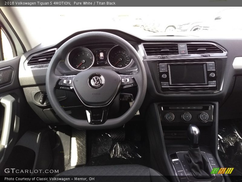 Pure White / Titan Black 2018 Volkswagen Tiguan S 4MOTION