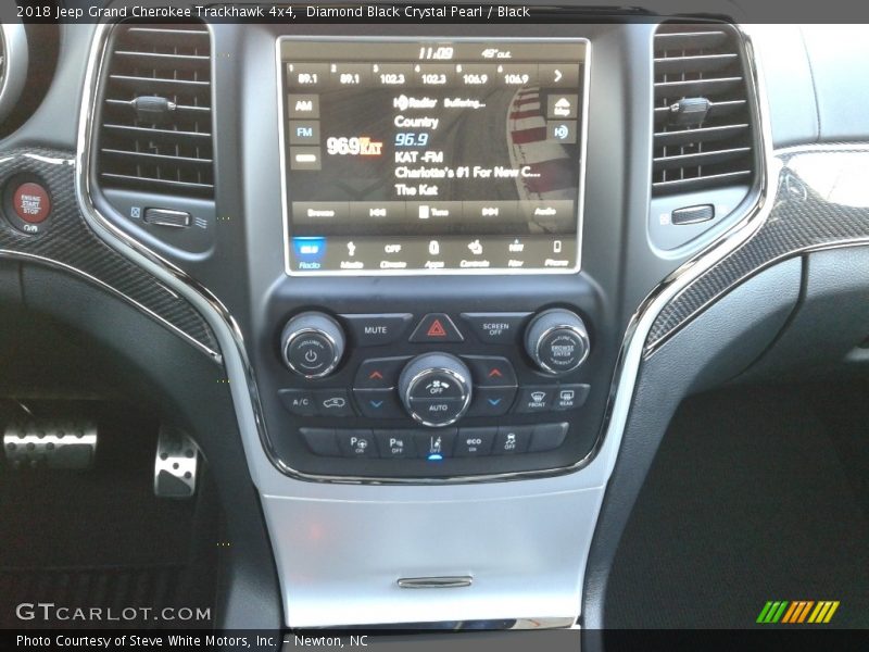 Controls of 2018 Grand Cherokee Trackhawk 4x4