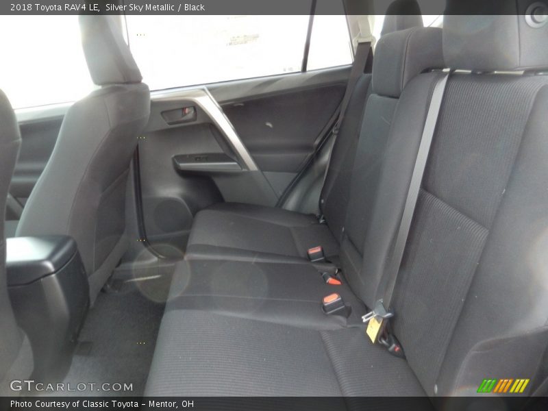 Silver Sky Metallic / Black 2018 Toyota RAV4 LE