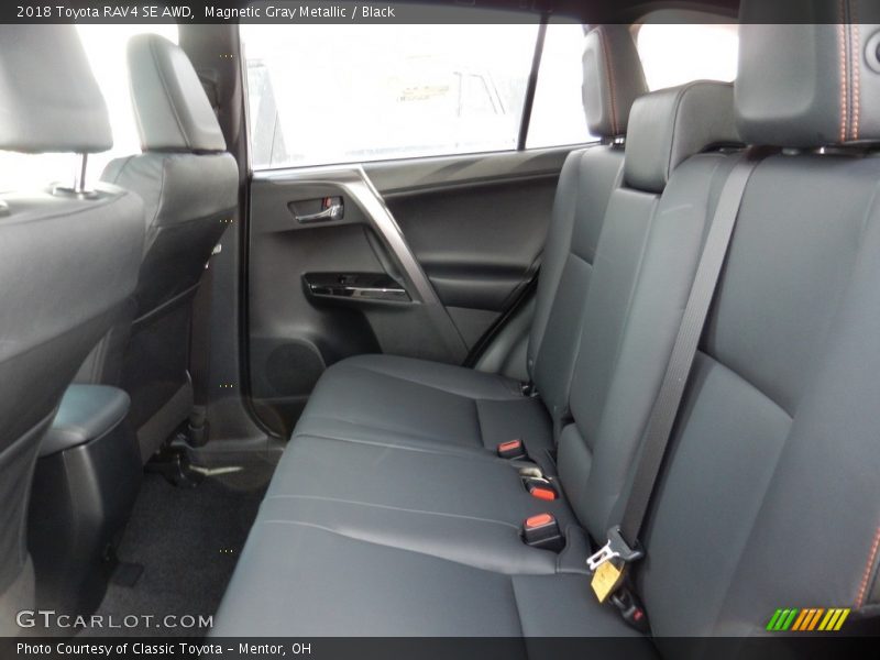 Magnetic Gray Metallic / Black 2018 Toyota RAV4 SE AWD