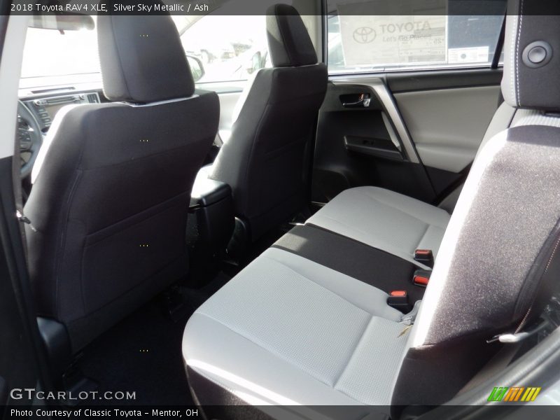 Silver Sky Metallic / Ash 2018 Toyota RAV4 XLE