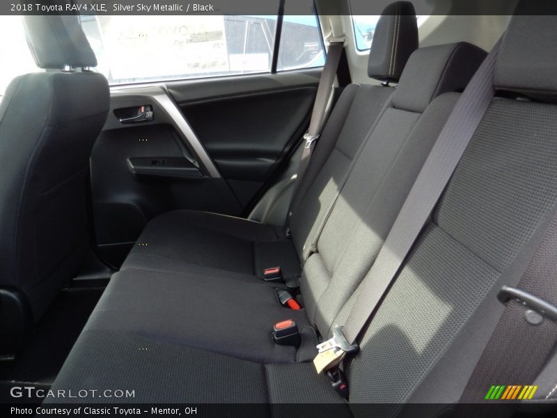 Silver Sky Metallic / Black 2018 Toyota RAV4 XLE