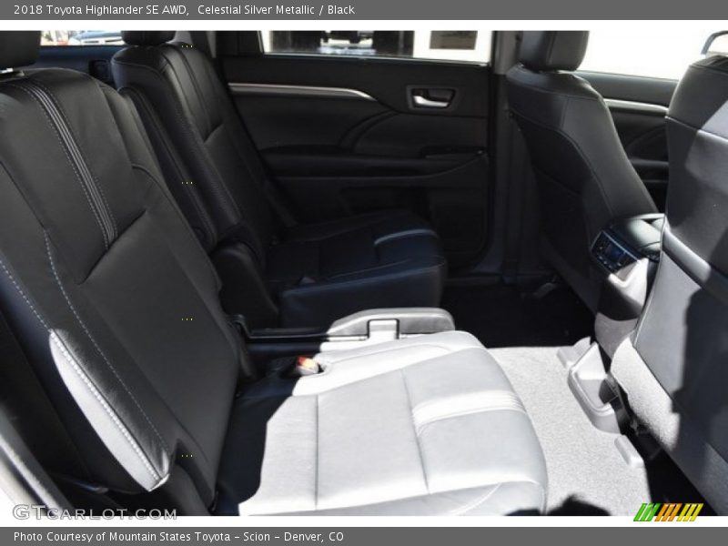 Celestial Silver Metallic / Black 2018 Toyota Highlander SE AWD