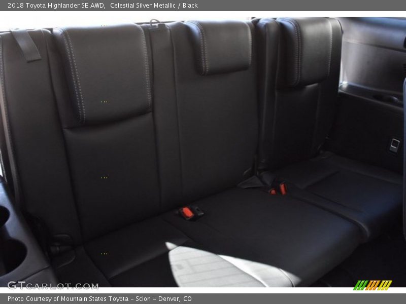 Celestial Silver Metallic / Black 2018 Toyota Highlander SE AWD