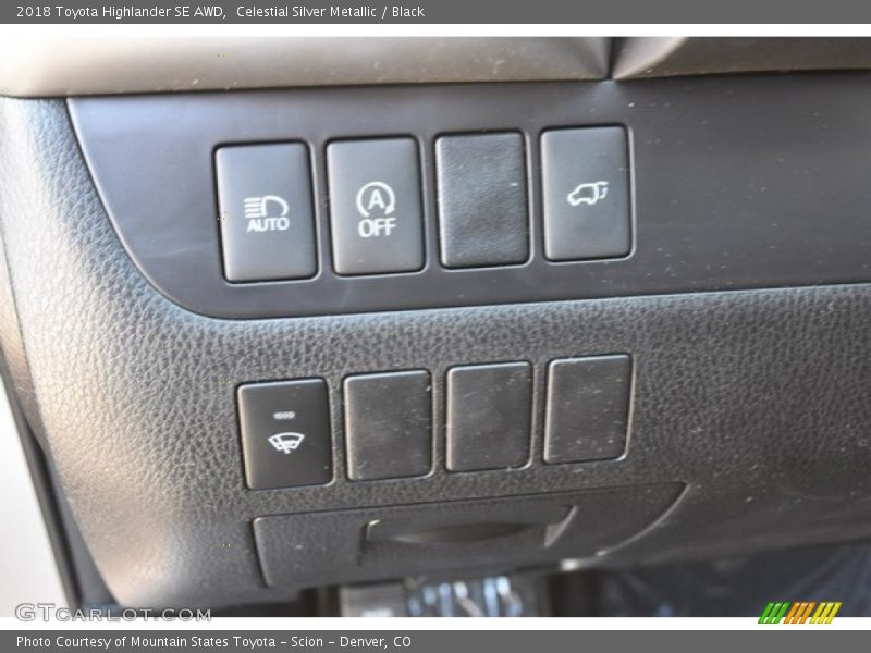 Celestial Silver Metallic / Black 2018 Toyota Highlander SE AWD