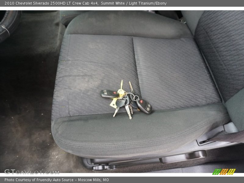 Summit White / Light Titanium/Ebony 2010 Chevrolet Silverado 2500HD LT Crew Cab 4x4