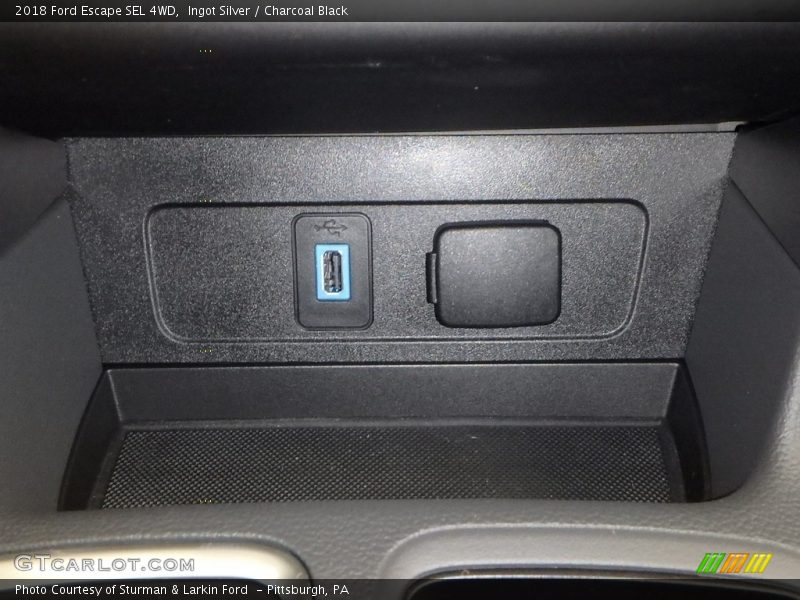 Ingot Silver / Charcoal Black 2018 Ford Escape SEL 4WD