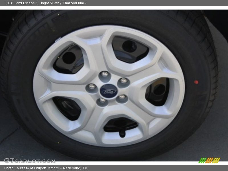 Ingot Silver / Charcoal Black 2018 Ford Escape S