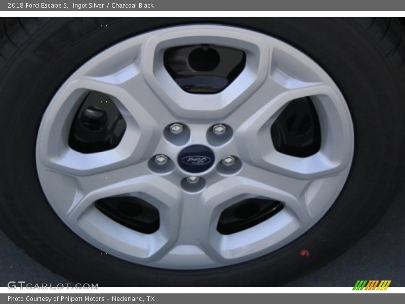 Ingot Silver / Charcoal Black 2018 Ford Escape S