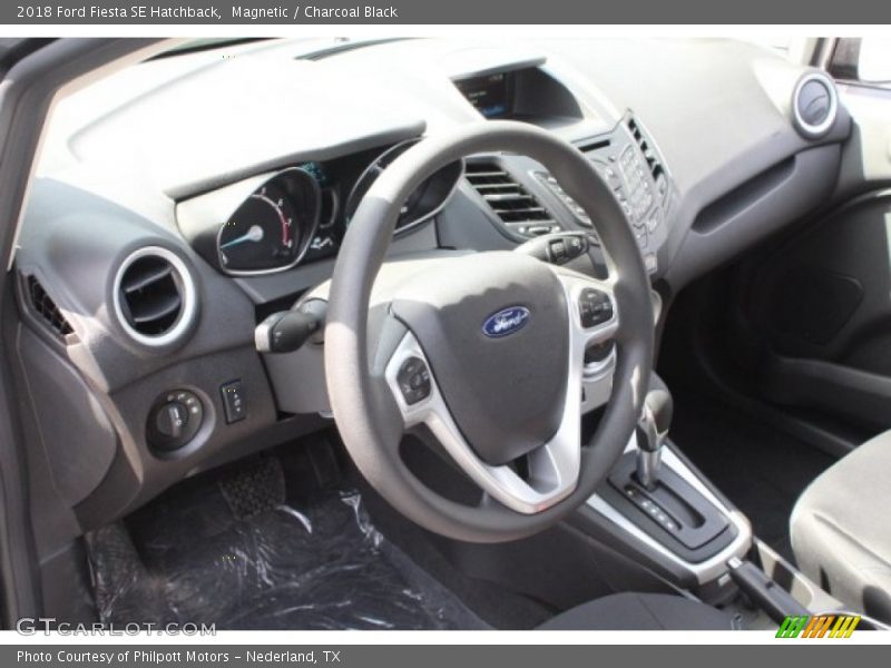 Magnetic / Charcoal Black 2018 Ford Fiesta SE Hatchback
