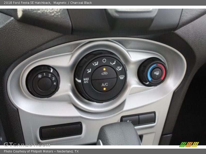 Magnetic / Charcoal Black 2018 Ford Fiesta SE Hatchback