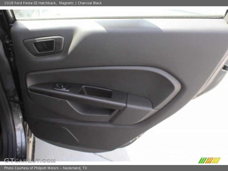 Magnetic / Charcoal Black 2018 Ford Fiesta SE Hatchback