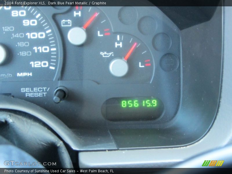 Dark Blue Pearl Metallic / Graphite 2004 Ford Explorer XLS