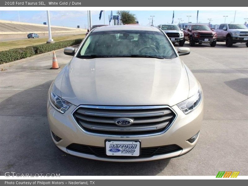 White Gold / Dune 2018 Ford Taurus SEL