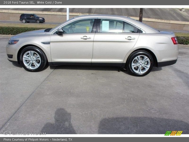 White Gold / Dune 2018 Ford Taurus SEL