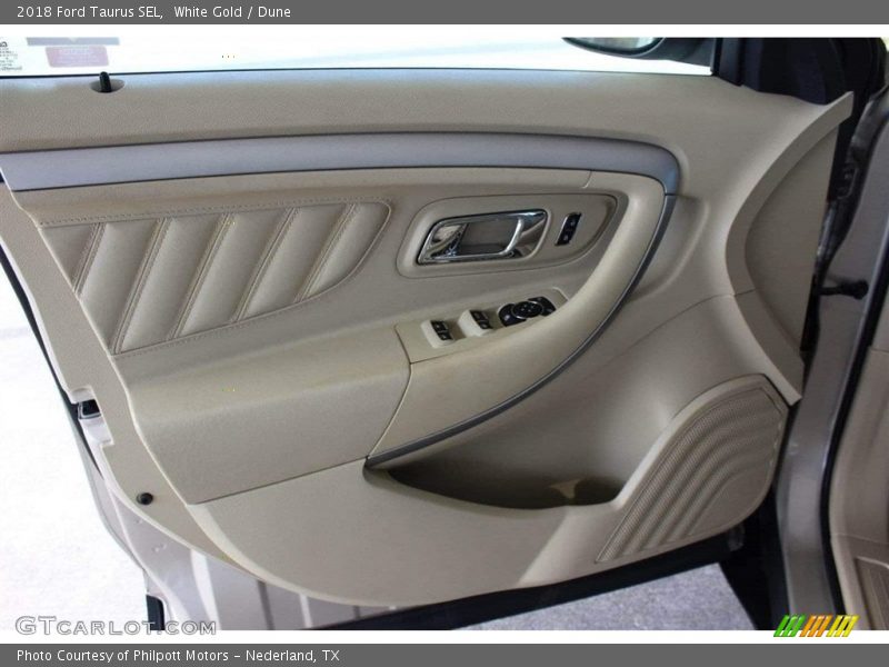Door Panel of 2018 Taurus SEL