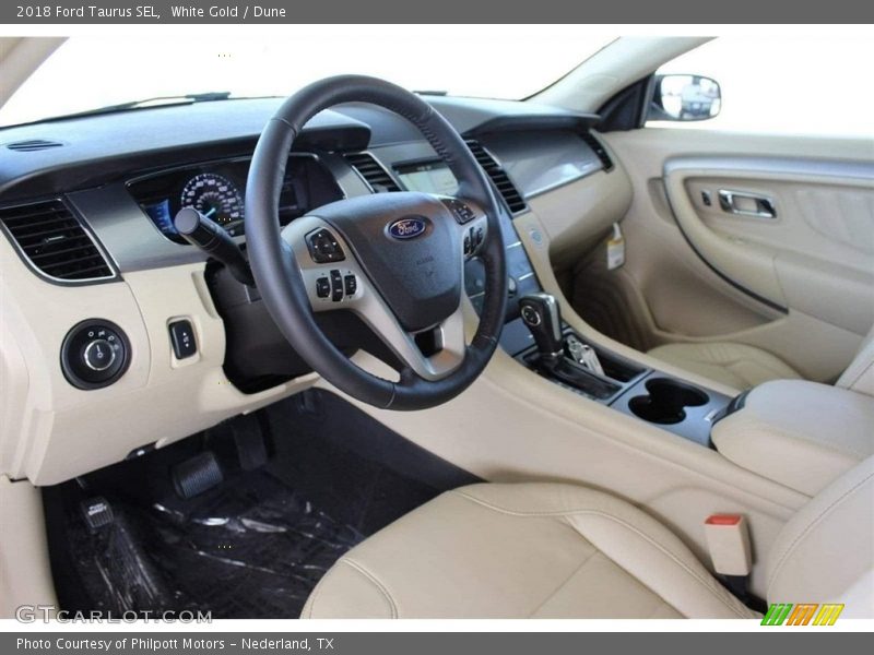  2018 Taurus SEL Dune Interior