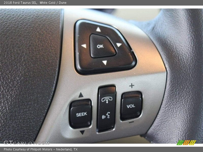 Controls of 2018 Taurus SEL