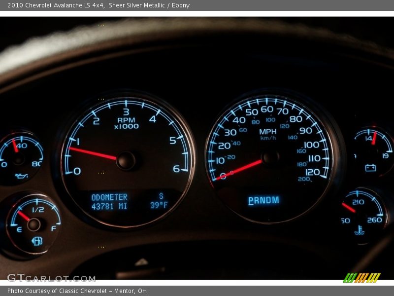 Sheer Silver Metallic / Ebony 2010 Chevrolet Avalanche LS 4x4