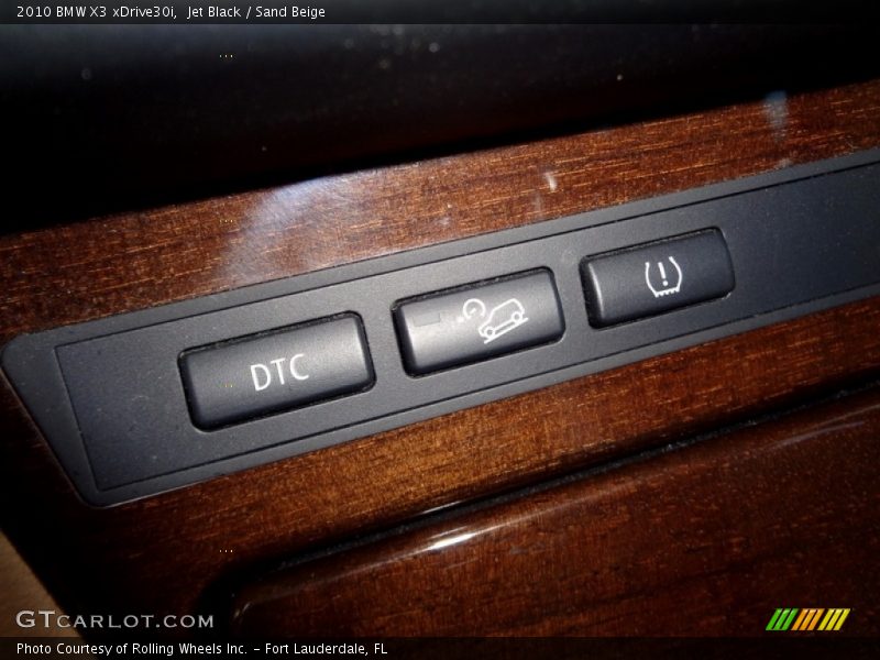 Jet Black / Sand Beige 2010 BMW X3 xDrive30i