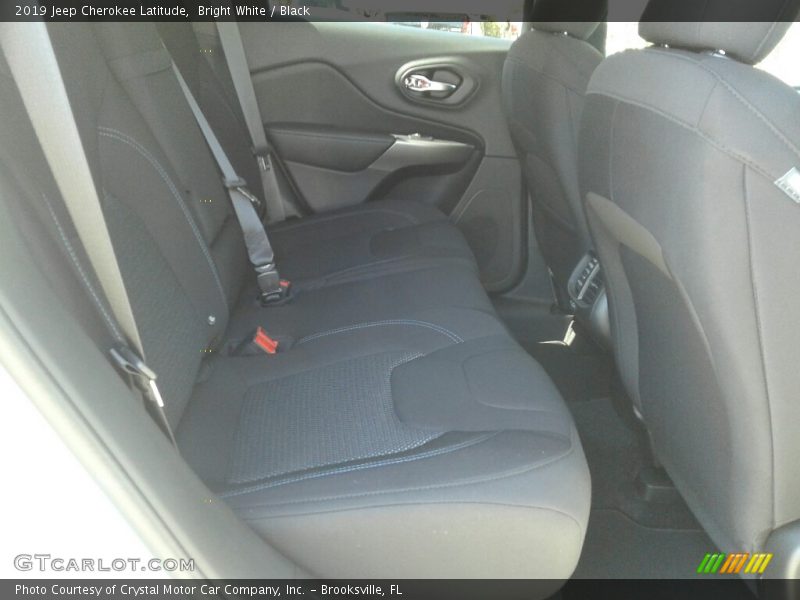 Bright White / Black 2019 Jeep Cherokee Latitude