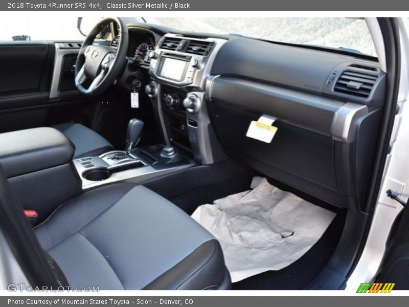 Classic Silver Metallic / Black 2018 Toyota 4Runner SR5 4x4