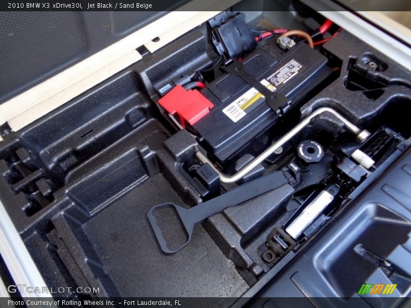 Jet Black / Sand Beige 2010 BMW X3 xDrive30i