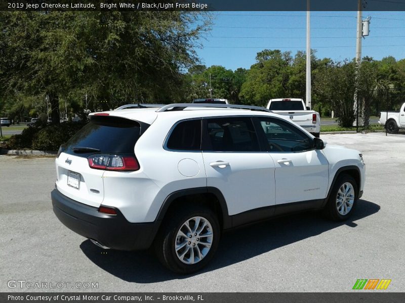 Bright White / Black/Light Frost Beige 2019 Jeep Cherokee Latitude