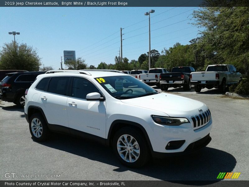 Bright White / Black/Light Frost Beige 2019 Jeep Cherokee Latitude