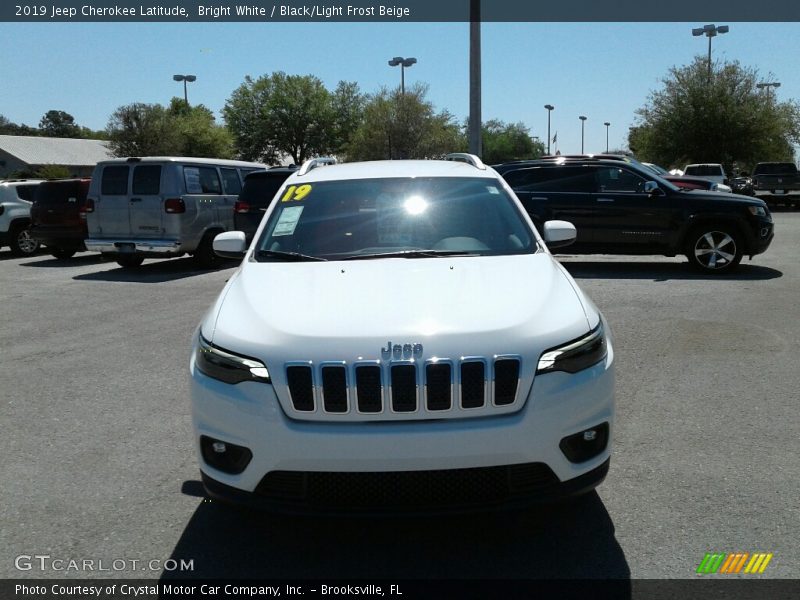 Bright White / Black/Light Frost Beige 2019 Jeep Cherokee Latitude