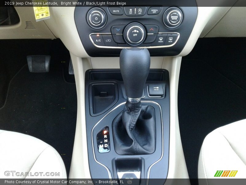 Bright White / Black/Light Frost Beige 2019 Jeep Cherokee Latitude