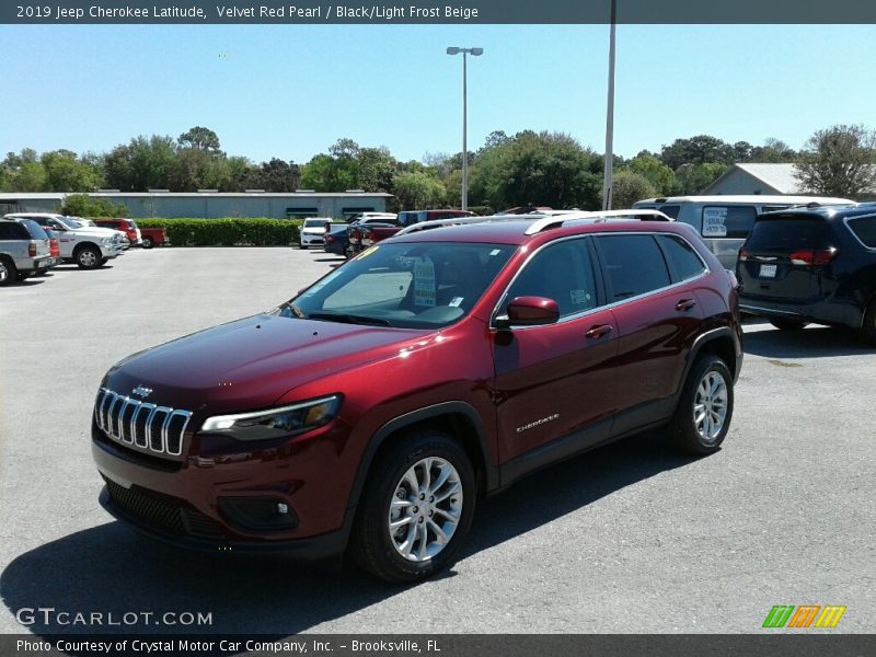 Velvet Red Pearl / Black/Light Frost Beige 2019 Jeep Cherokee Latitude