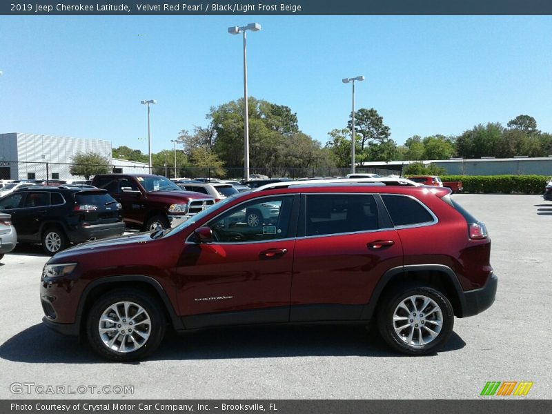 Velvet Red Pearl / Black/Light Frost Beige 2019 Jeep Cherokee Latitude