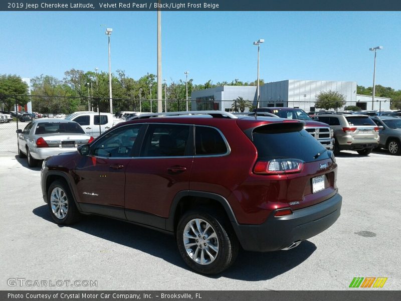 Velvet Red Pearl / Black/Light Frost Beige 2019 Jeep Cherokee Latitude