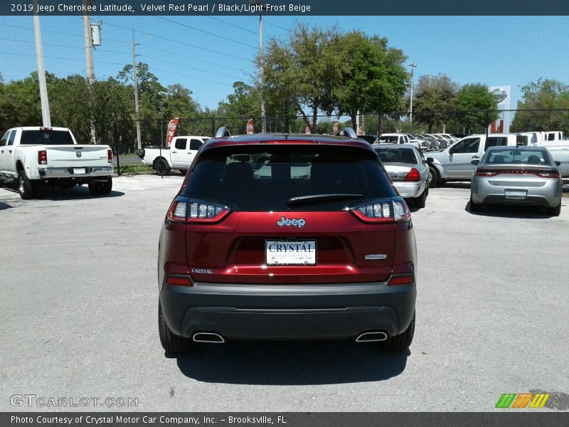 Velvet Red Pearl / Black/Light Frost Beige 2019 Jeep Cherokee Latitude