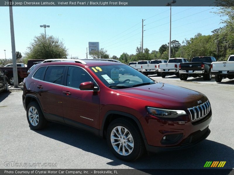 Velvet Red Pearl / Black/Light Frost Beige 2019 Jeep Cherokee Latitude