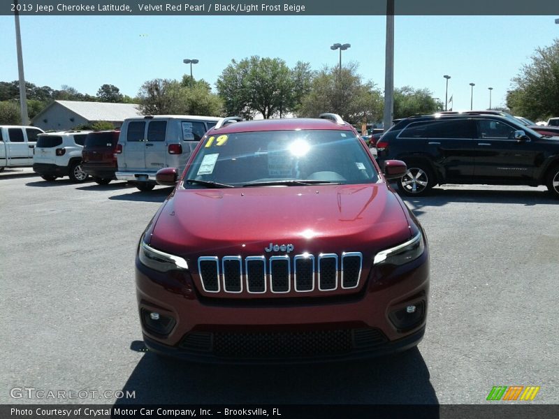 Velvet Red Pearl / Black/Light Frost Beige 2019 Jeep Cherokee Latitude