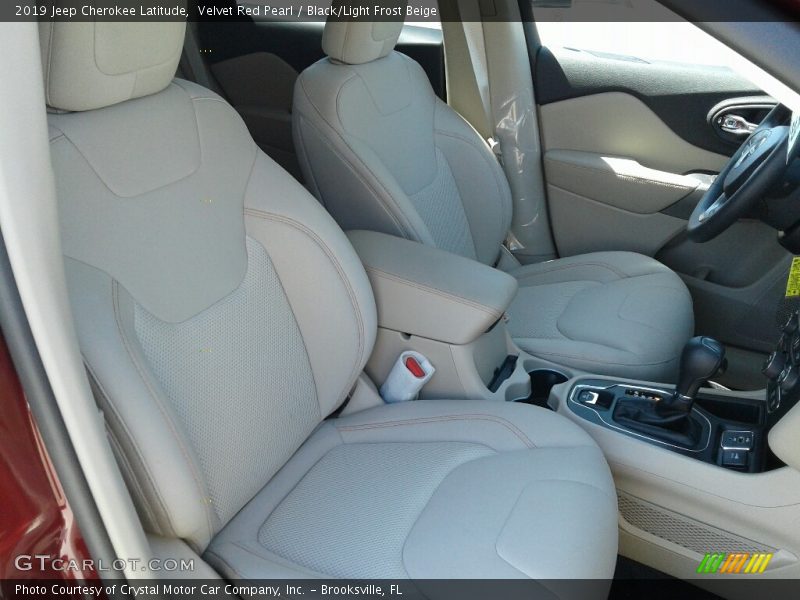 Velvet Red Pearl / Black/Light Frost Beige 2019 Jeep Cherokee Latitude