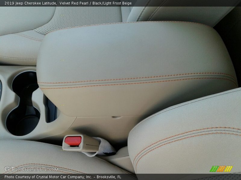 Velvet Red Pearl / Black/Light Frost Beige 2019 Jeep Cherokee Latitude