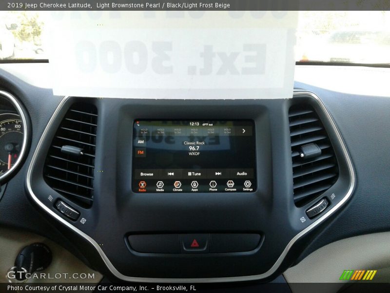 Light Brownstone Pearl / Black/Light Frost Beige 2019 Jeep Cherokee Latitude