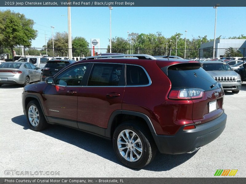 Velvet Red Pearl / Black/Light Frost Beige 2019 Jeep Cherokee Latitude