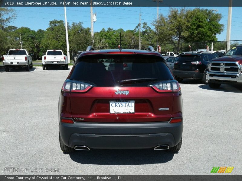 Velvet Red Pearl / Black/Light Frost Beige 2019 Jeep Cherokee Latitude