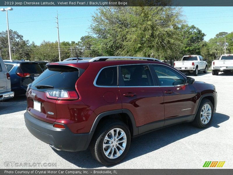 Velvet Red Pearl / Black/Light Frost Beige 2019 Jeep Cherokee Latitude