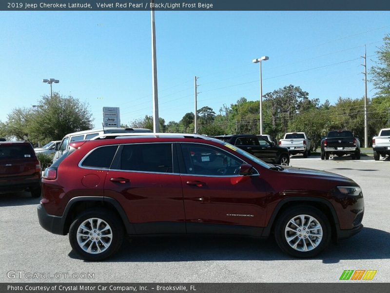 Velvet Red Pearl / Black/Light Frost Beige 2019 Jeep Cherokee Latitude