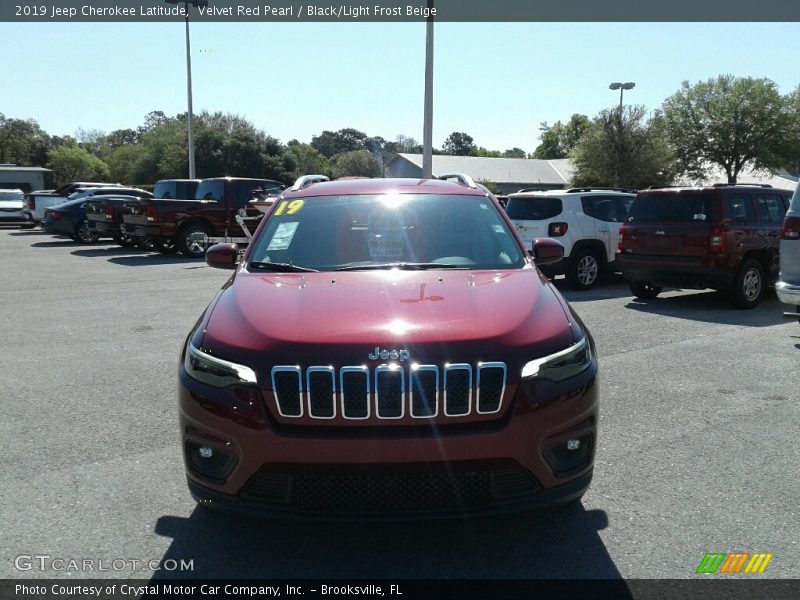 Velvet Red Pearl / Black/Light Frost Beige 2019 Jeep Cherokee Latitude