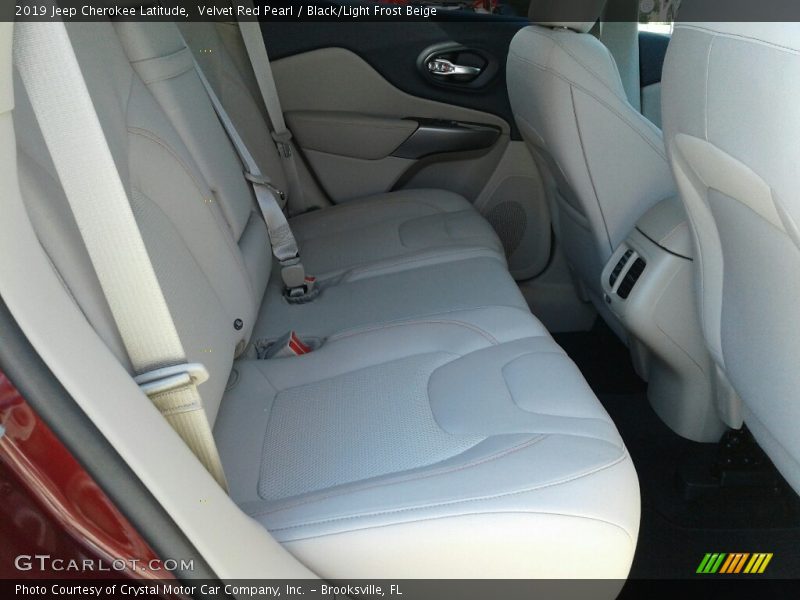 Velvet Red Pearl / Black/Light Frost Beige 2019 Jeep Cherokee Latitude