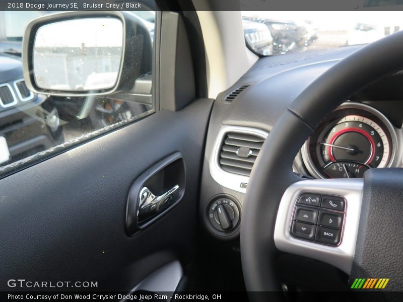 Bruiser Grey / Black 2018 Dodge Journey SE