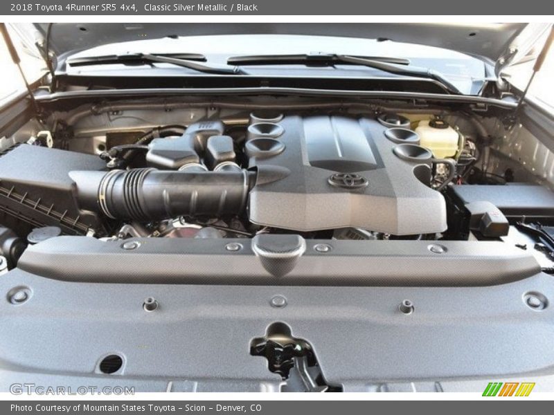 Classic Silver Metallic / Black 2018 Toyota 4Runner SR5 4x4