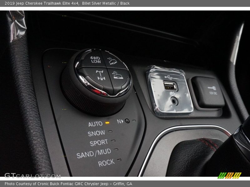 Billet Silver Metallic / Black 2019 Jeep Cherokee Trailhawk Elite 4x4