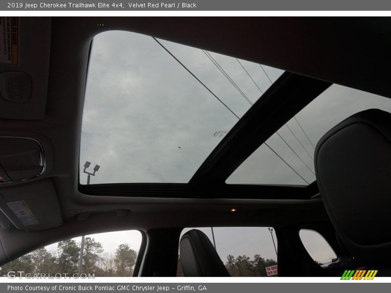Velvet Red Pearl / Black 2019 Jeep Cherokee Trailhawk Elite 4x4